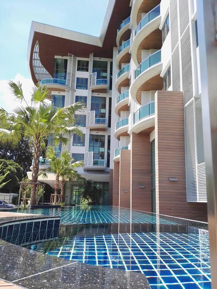 Sonrisa Srirachaที่พักติดทะเล Si Racha Exterior foto